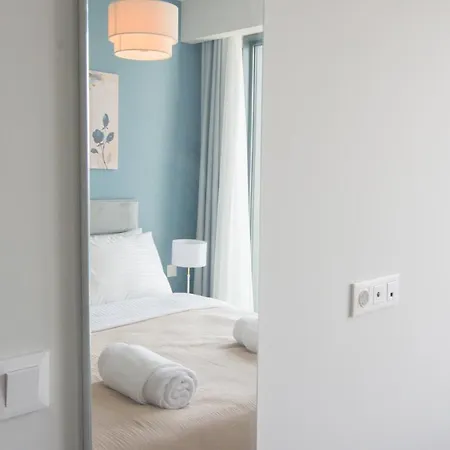 Lejlighed Away From Cozy & Bright 1 Bedroom Apt *