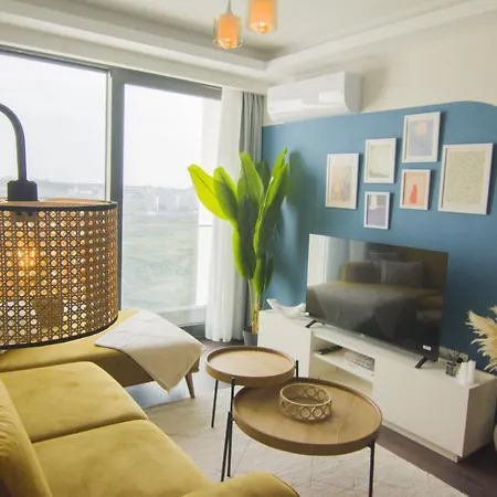 Lejlighed Away From Cozy & Bright 1 Bedroom Apt